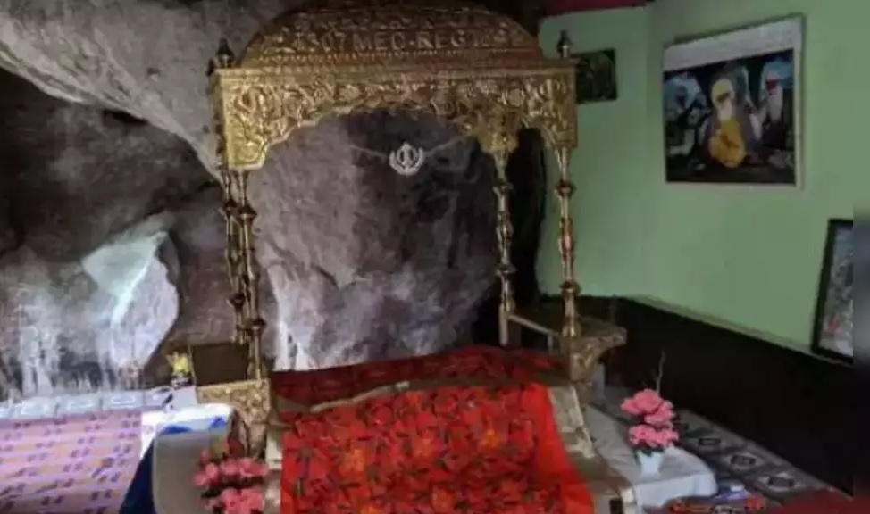 गुरुद्वारे की पुरानी तस्वीर।