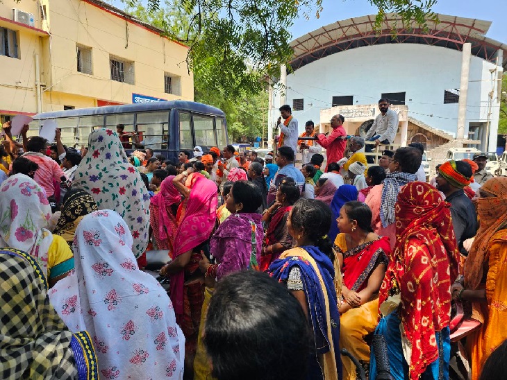 दुर्ग नगर निगम का घेराव करने पहुंचे वार्डवासी