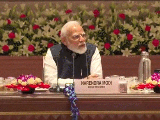 दिल्ली में PM मोदी की अध्यक्षता में नीति आयोग के गवर्निंग काउंसिल की 8वीं मीटिंग हुई।