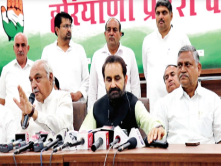 विधायकों के साथ बैठक करते पूर्व सीएम भूपेंद्र सिंह व उदयभान चौधरी। - Dainik Bhaskar