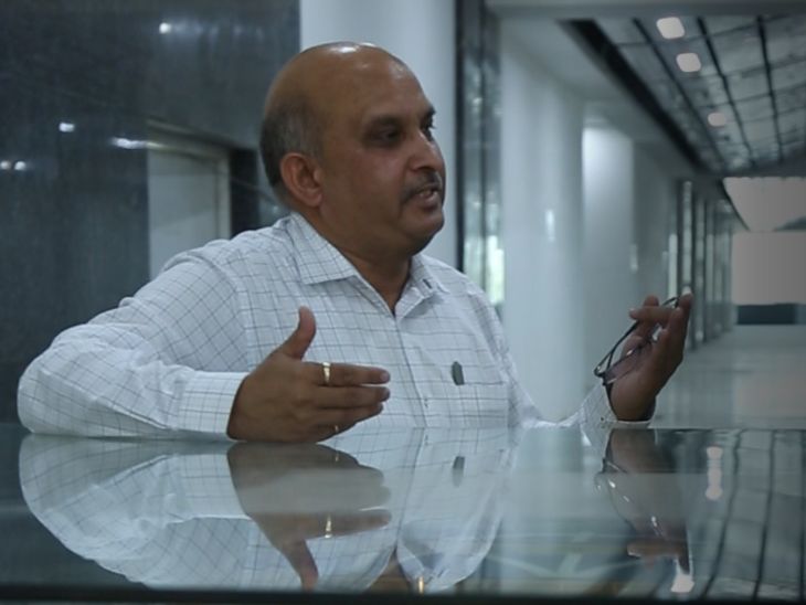 साबरमती मल्टीमॉडल हब और स्टेशन का काम देख रहे NHSRCL के चीफ प्रोजेक्ट मैनेजर अरुण कुमार सिंह।