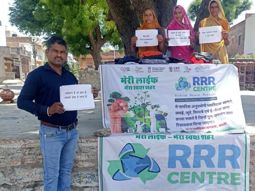 Reduce reuse recycle centers set up in Bali, clothes distributed to the ...