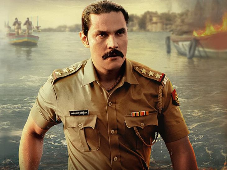 क्राइम थ्रिलर वेब सीरीज 'इंस्पेक्टर अविनाश' में रणदीप हुड्डा लीड रोल में नजर आ रहे हैं।