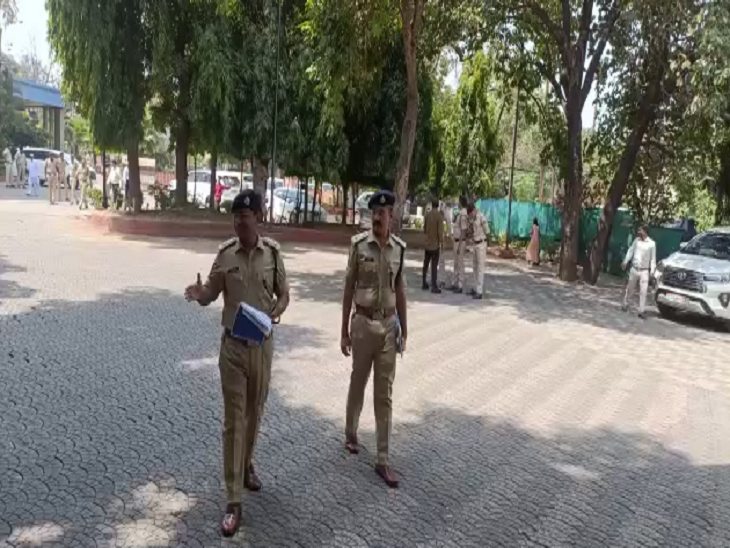 सभी ग्राही से कलेक्टर्स के साथ SP भी मीटिंग में शामिल हो रहे हैं।