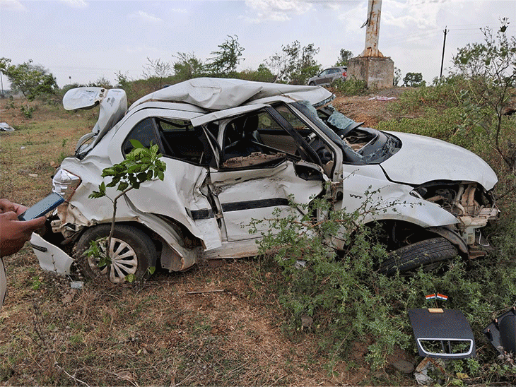 बीवी के साथ रायपुर जाने निकले थे, रास्ते में हादसा; पत्नी की हालत गंभीर The car collided with