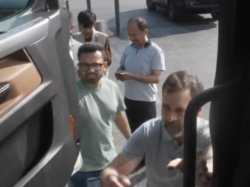 अमेरिका में ट्रक की सवारी का वीडियो राहुल ने अपने ट्विटर हैंडल पर मंगलवार की सुबह करीब 11 बजे शेयर किया।