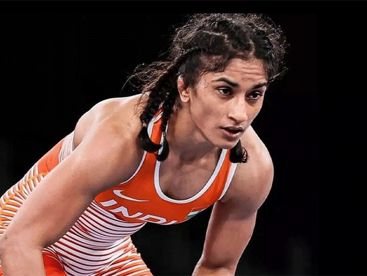 21 अप्रैल को 7 महिला पहलवानों ने बृजभूषण के खिलाफ यौन उत्पीड़न की शिकायत की थी। इनमें एक नाबलिग पहलवान भी शामिल थी। मामले में पुलिस ने 28 अप्रैल को 2 मामले दर्ज किए। बाद में नाबालिग ने अपने आरोप वापस ले लिए।