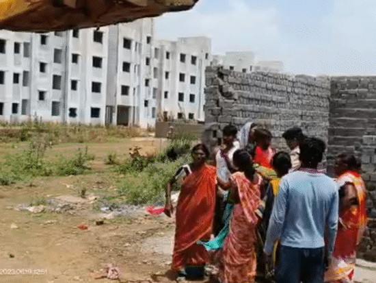 अतिक्रमण हटाने की कार्रवाई के दौरान लोगों ने टीम पर किया हमला। - Dainik Bhaskar