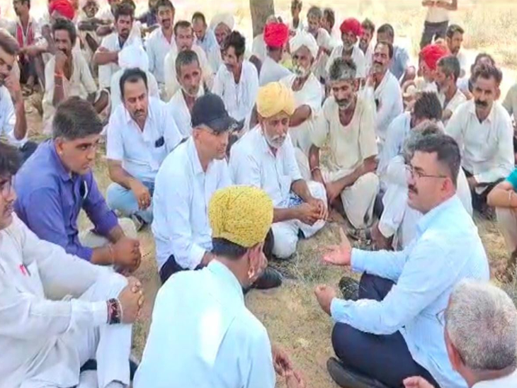 Refusal to pick up dead bodies of relatives, demand for compensation