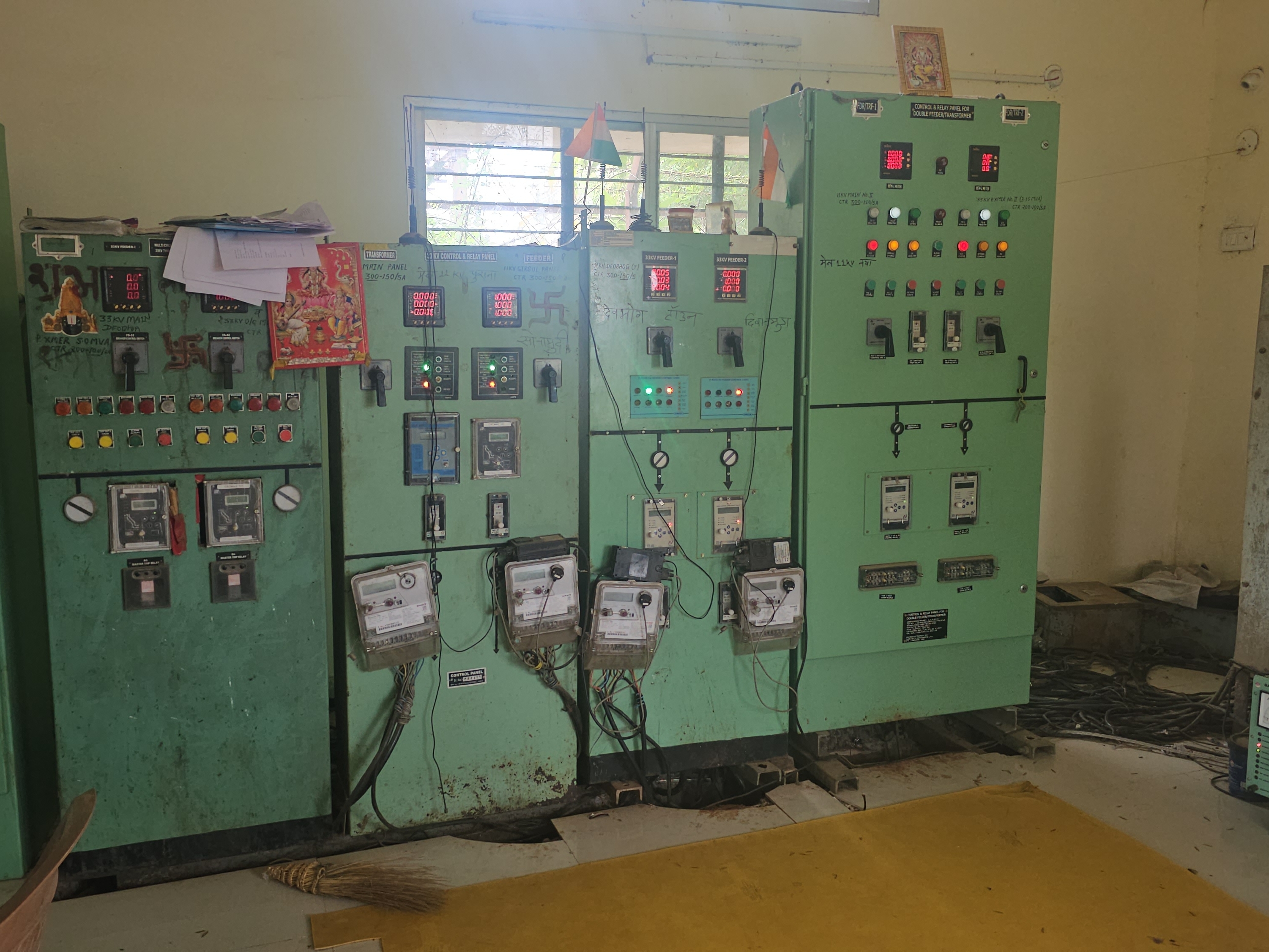 देवभोग विद्युत वितरण केंद्र की लापरवाही आई सामने।