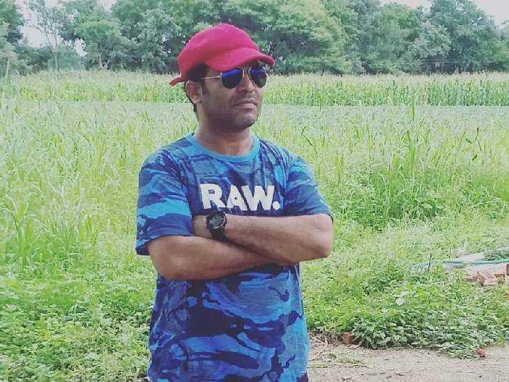 10 हजार का इनामी फिरोज लाला। दरअसल बिलाल ही फिरोज लाला से ड्रग्स लेकर अजमेर के रास्ते इंदौर तक पहुंचाता था। इसका ड्रग्स सप्लाय नेटवर्क मध्यप्रदेश, राजस्थान, उत्तरप्रदेश के इलाकों में सक्रिय है। जिसकी कई राज्यों की पुलिस भी तलाश कर रही है।