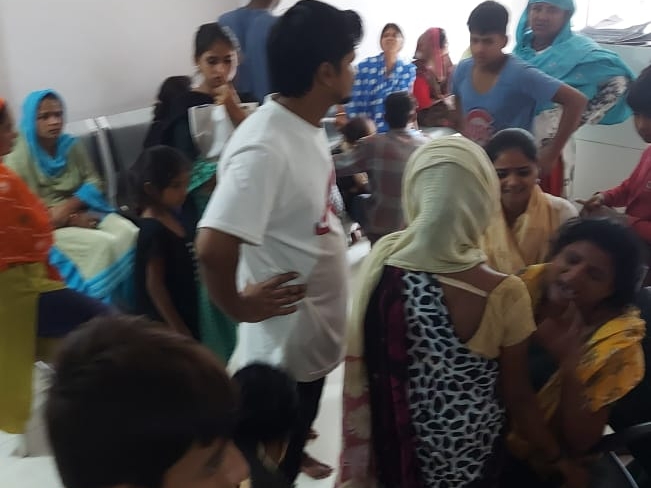 परिजनों ने अस्पताल में किया हंगामा।