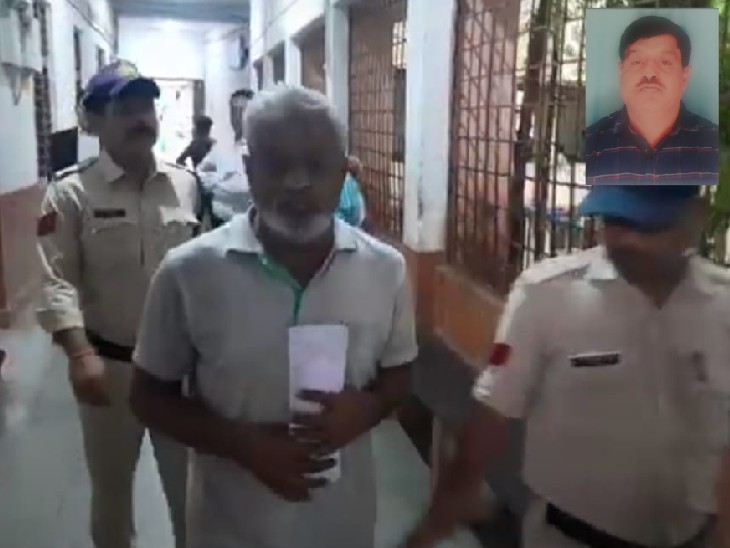 आरोपी नासिर मोहम्मद उर्फ नासिर राजपूत को ले जाती हुई पुलिस। - Dainik Bhaskar