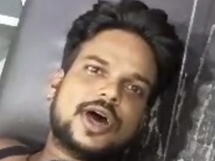 मृतक सूरज पिता जगन्नाथ नायक (22) ने बुधवार को एसिड पीकर सुसाइड कर लिया। वह निगमकर्मी विजय चौहान के रुपए नहीं लौटाने से प्रताड़ित था।