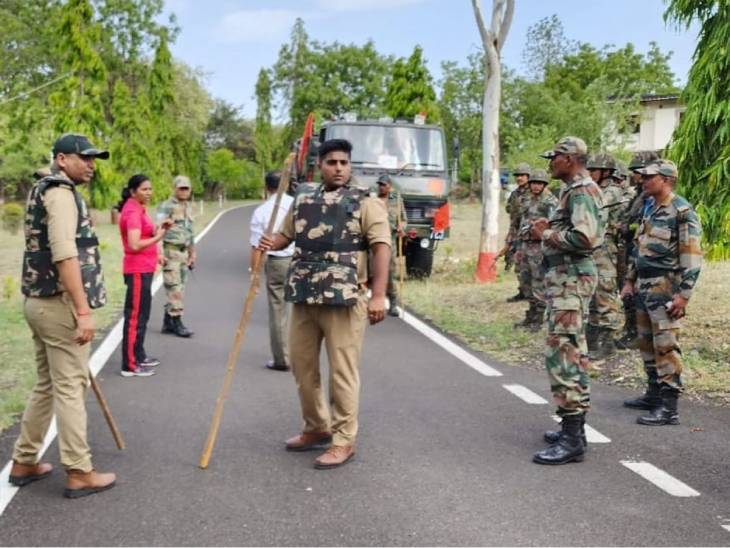 वन विभाग ने सेना के साथ मिलकर महू में ऑपेरशन फ्रीडम चलाया है। इसका उद्देश्य MCTE कैंपस को लेपर्ड मुक्त बनाने एवं MCTE यूनिट में निर्मित लॉकडाउन जैसी स्थिति से सेना एवं उनके परिवारों को मुक्त कराना सके। वन परिक्षेत्र अधिकारी महू वैभव उपाध्याय ने बताया की तेंदुए के प्रांगण में उपस्थित होने की खबर से जरूरी कदम उठाते हुए MCTE यूनिट में सामान्य कार्यों को कुछ दिनों के लिए स्थगित कर दिया गया।