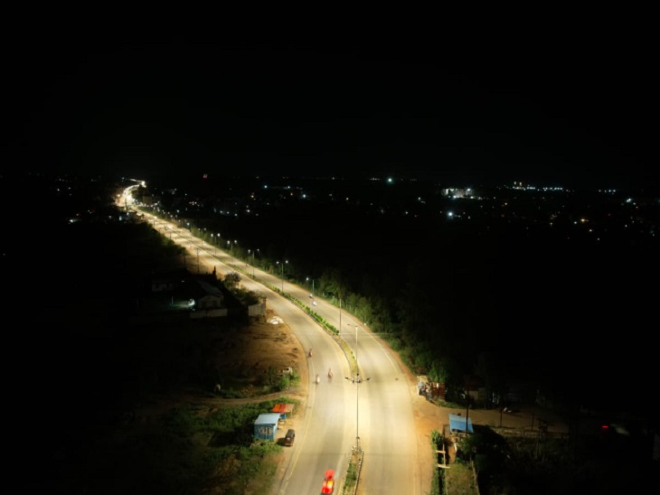 बिलासपुर की सड़क पर स्ट्रीट लाइटों की व्यवस्था