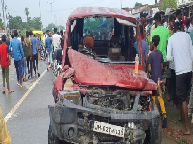 कुएं से निकाली गयी गाड़ी