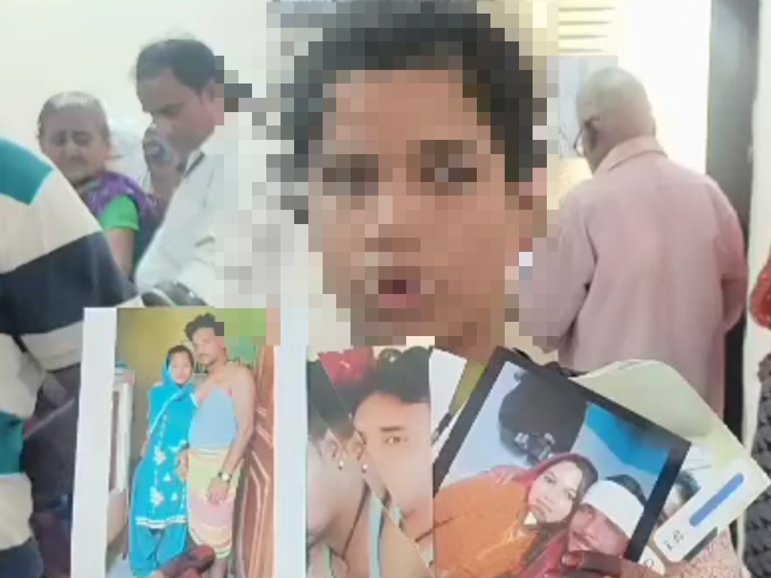 पुलिस अधिकारियों से न्याय की गुहार लगाती पीड़ित महिला - Dainik Bhaskar