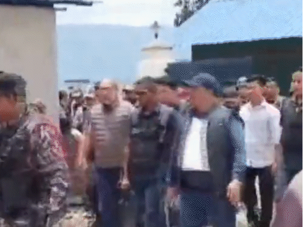 मणिपुर के CM एन बीरेन सिंह ने बिष्णुपुर-चुराचांदपुर सीमा पर हुई हिंसा में मारे गए लोगों को श्रद्वांजलि दी।