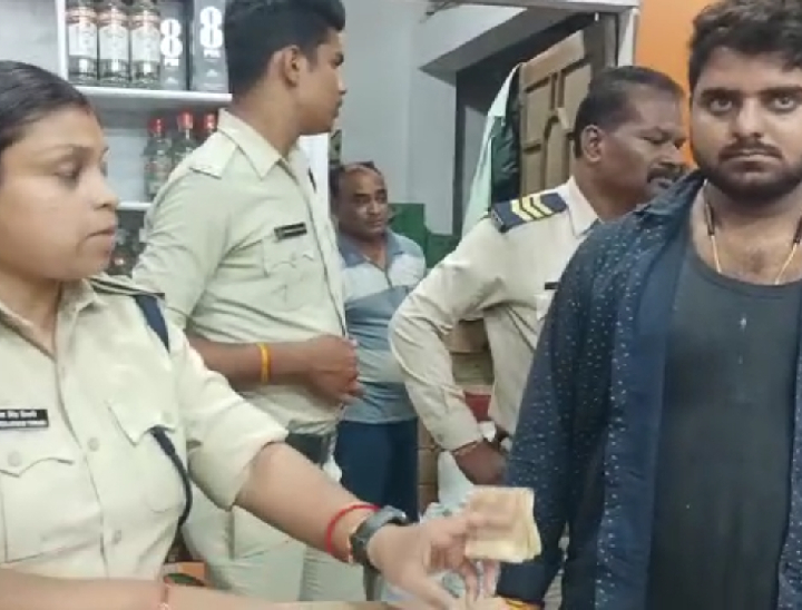 आबकारी विभाग की कार्यवाही से ठेकेदारों में मचा हड़कंप