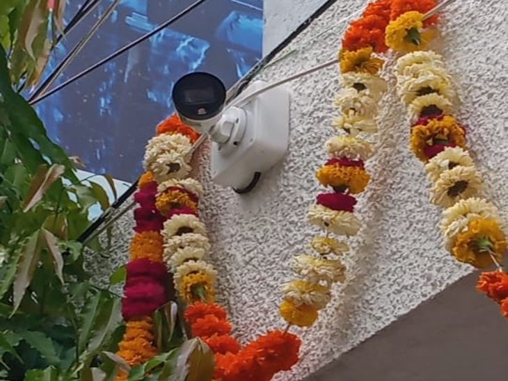 400 फीट तक हैं इन हाईटेक कैमरों की रेज।