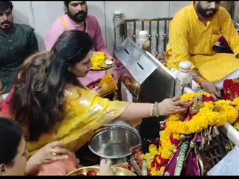 Havan ritual performed at Bagulamukhi Mata temple, left for Ujjain ...