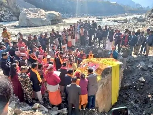 जनकपुर से 26 जनवरी को 40 टन वजनी शालिग्राम की 2 शिलाएं अयोध्या भेजी गई थीं। शालिग्राम विशेष तरह का पत्थर होता है, जो नेपाल की शालिग्रामी नदी में मिलता है।