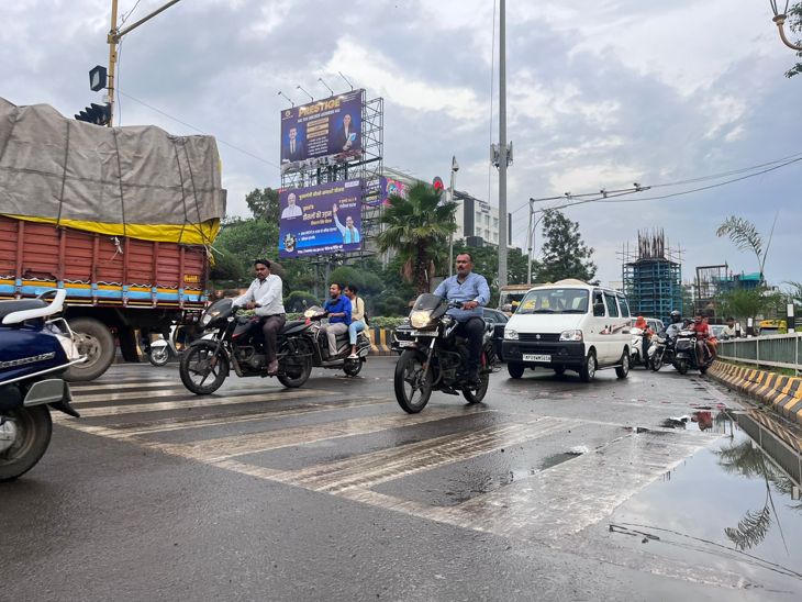 बारिश कम होने के बाद कुछ ऐसा था नजारा।