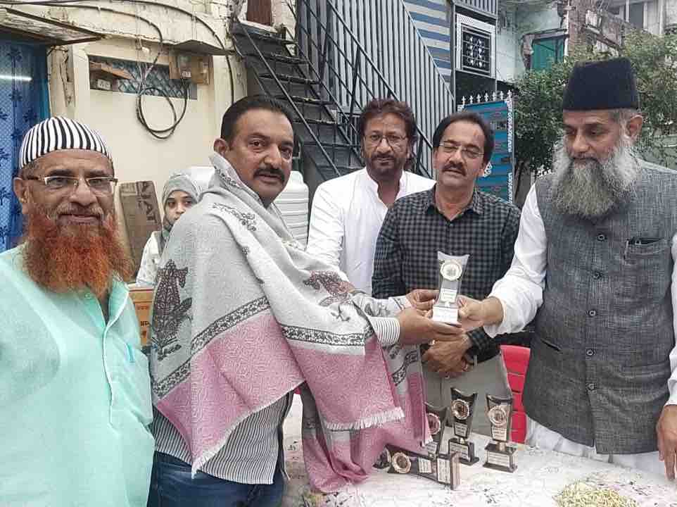 निस्वार्थ काम करने वालों को किया सम्मानित।