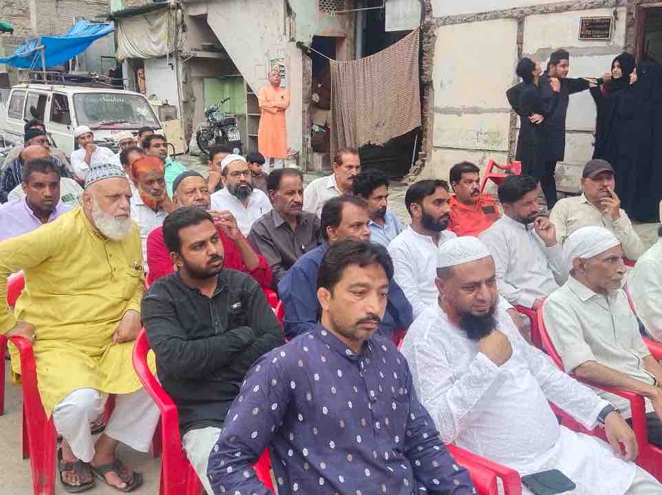 आयोजन में शामिल समाजजन।