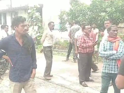 परिवारवालों को भी आत्महत्या के कारणों का अंदाजा नहीं।