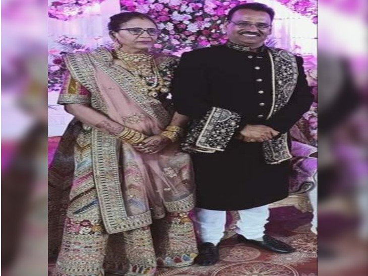 कलेक्टर शिवराज वर्मा के साथ उनकी पत्नी पुष्पा सिंह