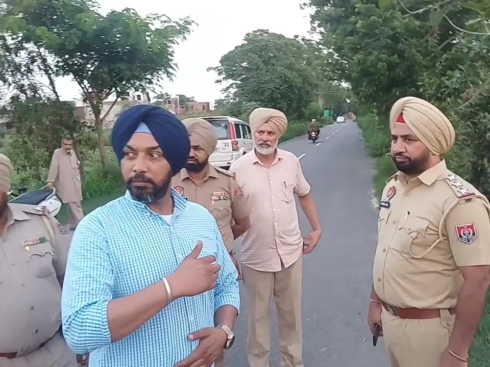 निजी अस्पताल पर कार्रवाई: MLA ने पुलिस केस दर्ज कराया, बोले... 2 जहां पर कचरा फेंका गया, वहां जांच करने पहुंची पुलिस टीम और स्वास्थ्य अधिकारी।