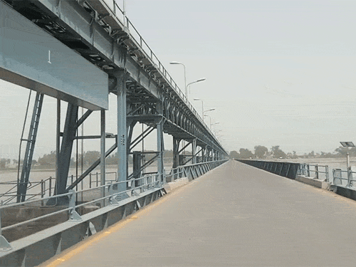 पंजाब सरकार ने BBMB को लिखा खत: नहरों से हरियाणा-राजस्थान अतिरिक्त पानी... 2 पाकिस्तान ने अपने हेडवर्क्स के गेट खोल रखे हैं अगर पाकिस्तान भी इन्हें बंद कर देगा तो भारत-पाक सरहद पर फिरोजपुर एरिया में और हालात बिगढ़ सकते हैं।