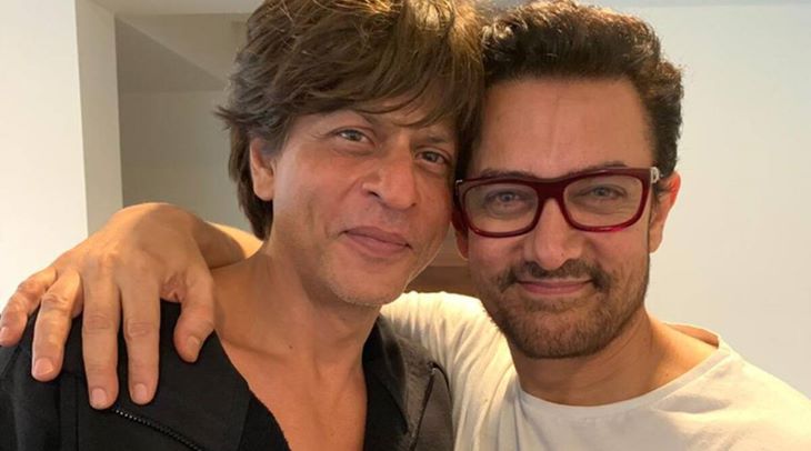 Shahrukh Khan Gifted a Laptop to Aamir Khan in 1996, Aamir did not open it  for next five years | 1996 में शाहरुख ने आमिर को गिफ्ट किया था लैपटॉप: आमिर  ने
