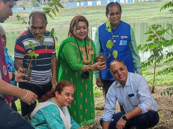 डिस्ट्रिक्ट गवर्नर 3040 ऋतु ग्रोवर, असिस्टेंट गवर्नर आभा आनंद, डिस्ट्रिक्ट गवर्नर नॉमिनेटेड सुशील मल्होत्रा ,रूबी मल्होत्रा और डिस्ट्रिक्ट सेक्रेटरी आई.टी. प्रमोद बैस।