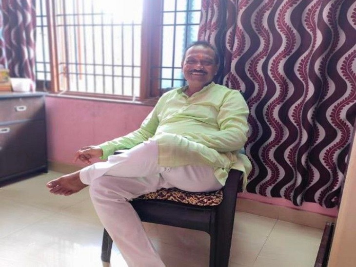 वैशाली नगर भिलाई के निवासी संजय सिंह ने एसपी से शिकायत की है।