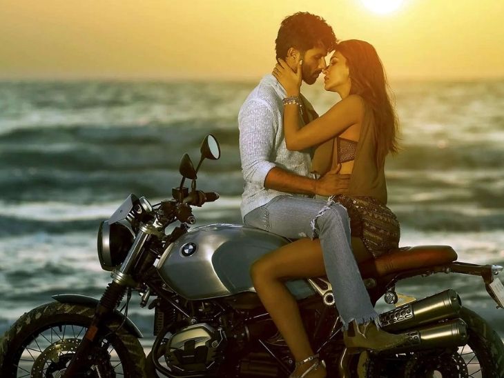 मेकर्स ने अभी तक फिल्म का सिर्फ यही एक पोस्टर शेयर किया है। इसका टाइटल भी अभी तक तय नहीं है।