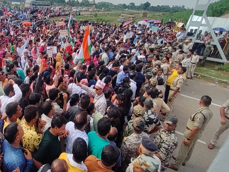 विधानसभा जाने से रोके जाने पर कर्मचारियों का पुलिस से विवाद हुआ।