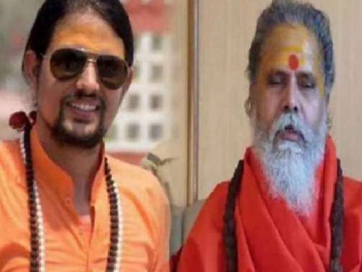 महंत नरेंद्र गिरि और उनके शिष्य आनंद गिरि के बीच विवाद बाद अजय का नाम सामने आया था।