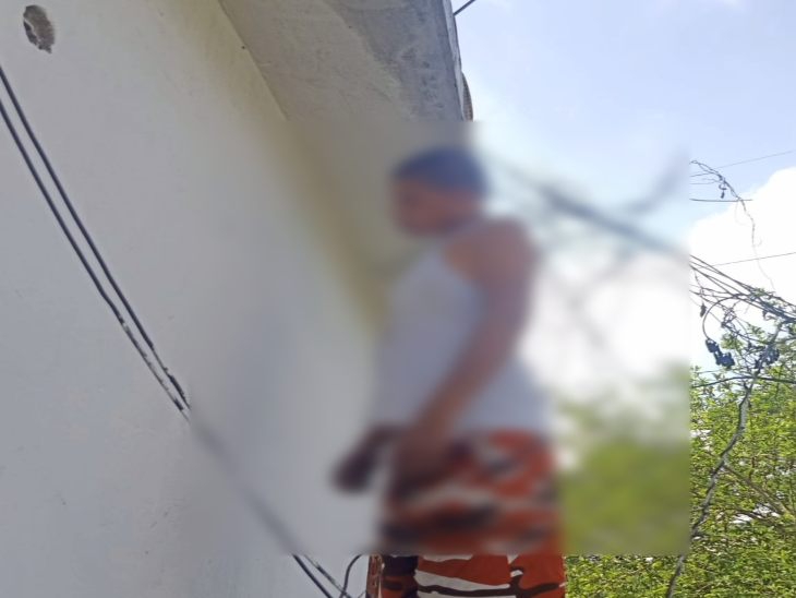 छत की रॉड में फांसी लगाकर युवक ने की आत्महत्या।