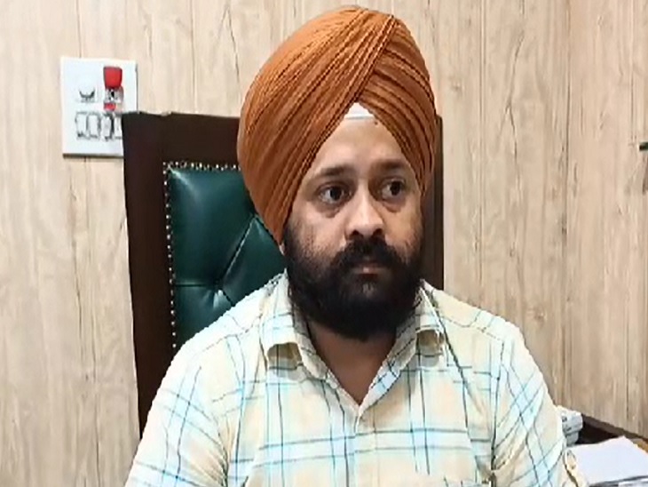 SDM हरजिंदर सिंह।
