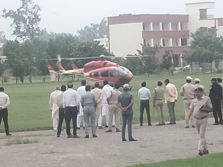 कैथल पहुंचे हेलिकॉप्टर से हिसार रवाना होते CM मनोहर।
