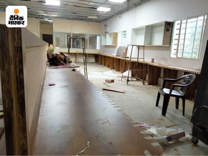 बीजेपी प्रदेश कार्यालय के ऊपरी मंजिल पर तैयार हो रहा चुनावी ऑफिस।