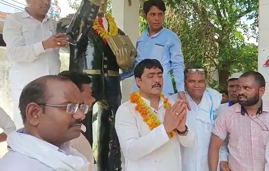 अंबेडकर नगर में कार्यकर्ताओं को किया संबोधित।