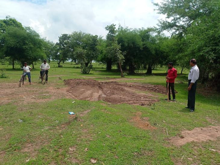 जांच के लिए जब गुरुवार को पशु चिकित्सक पहुंचे, तो न मिली एक्सपायरी डेट की दवाईयां और न तो मवेशियों की लाश।