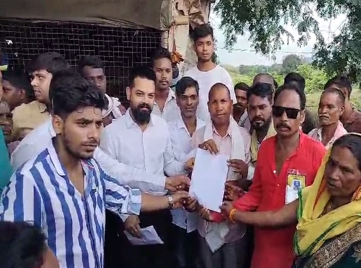 एसडीएम ने मुआवजा दिलाने का वादा किया है।
