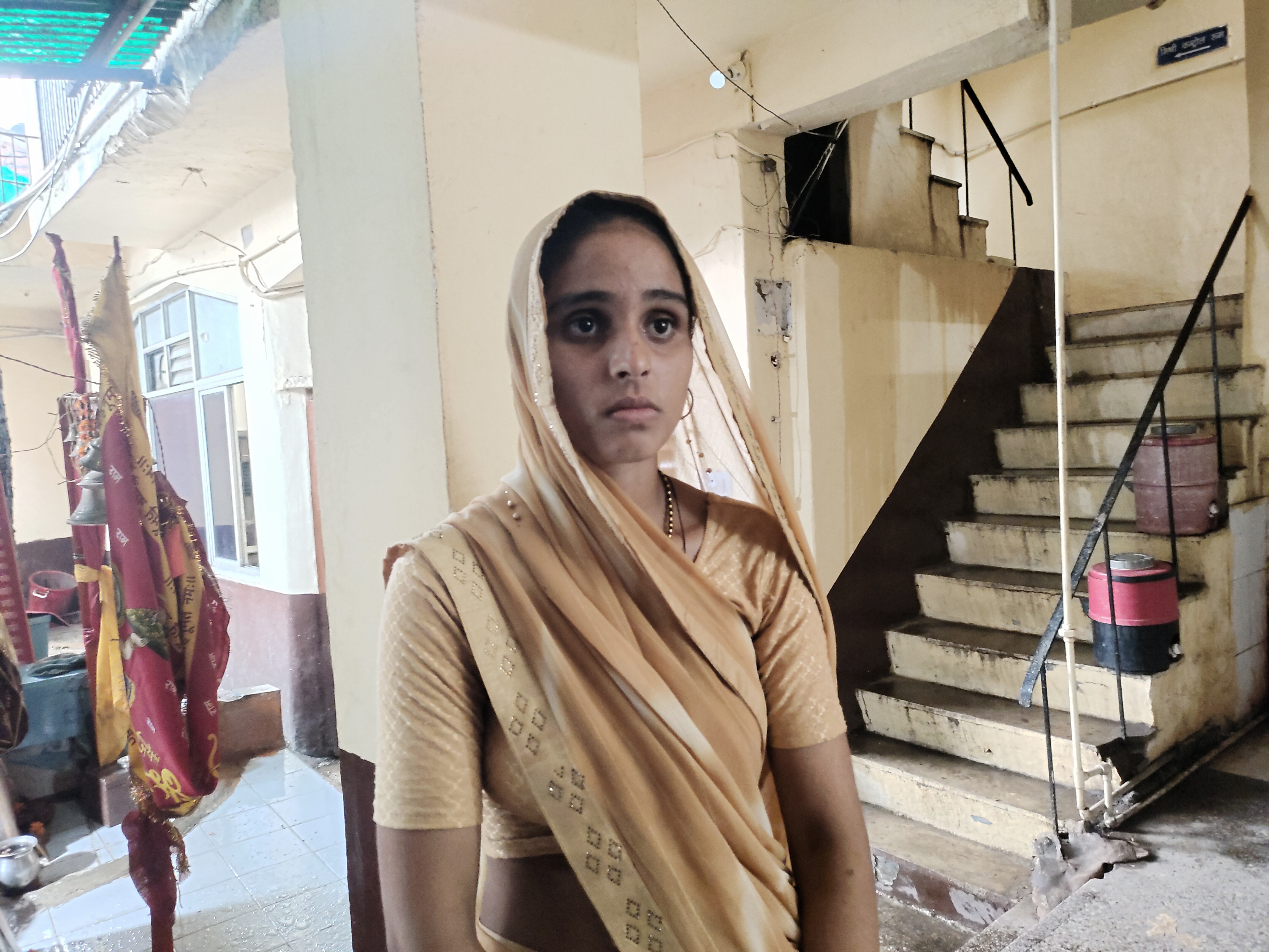 महिला इंदरगंज थाना में शिकायत करने पहुंची - Dainik Bhaskar