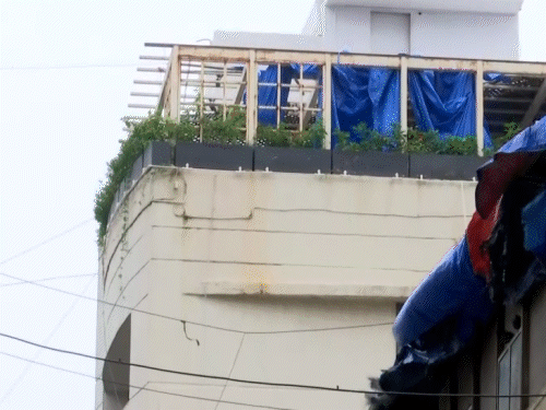 चाबड़ हाउस यहूदी समुदाय के लोगों का कम्यूनिटी सेंटर है। आतंकी हमले के खतरे को देखते हुए पुलिस ने इसकी सुरक्षा बढ़ा दी है।