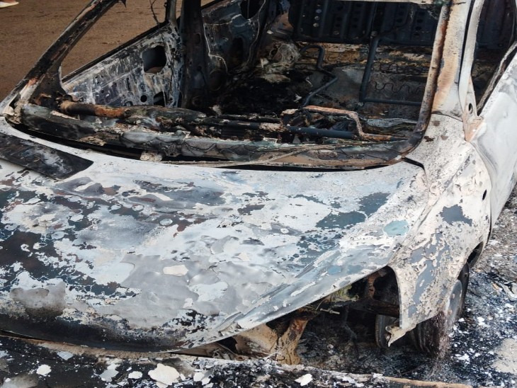 Raipur road accident, car caught fire, transporter burnt to death Crime ...